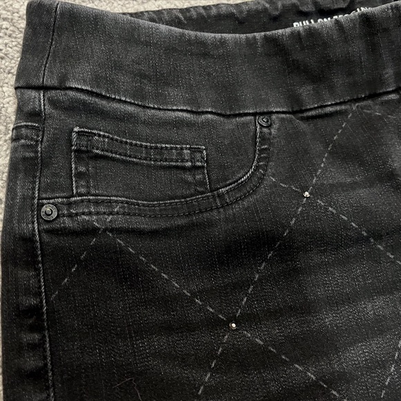 Pull On Dark Designed Jeggings - Picture 5 of 7